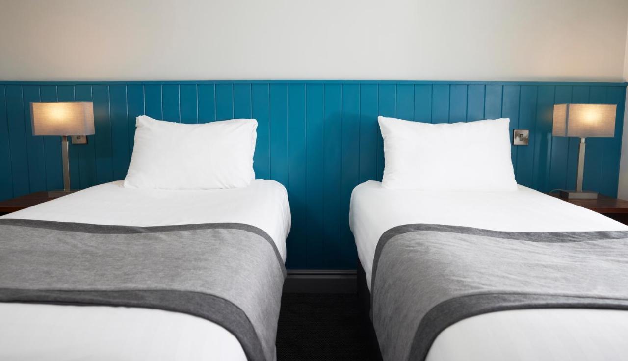 Highwayman Hotel Dunstable Bagian luar foto