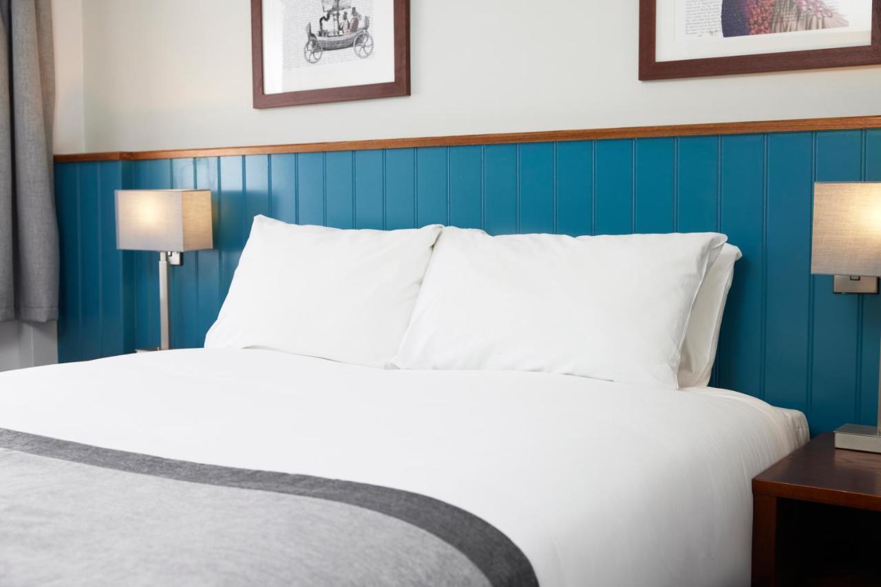Highwayman Hotel Dunstable Bagian luar foto