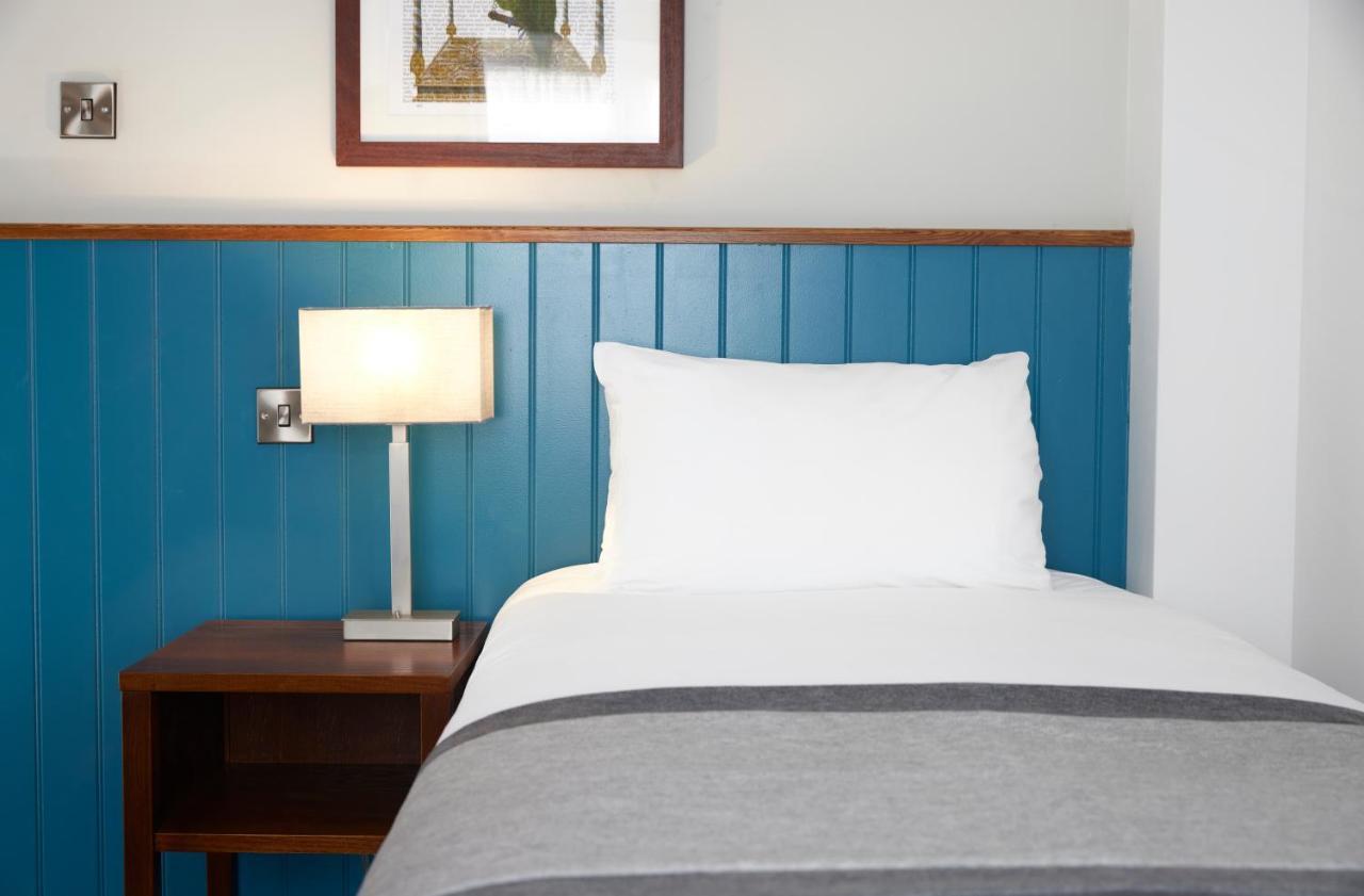 Highwayman Hotel Dunstable Bagian luar foto