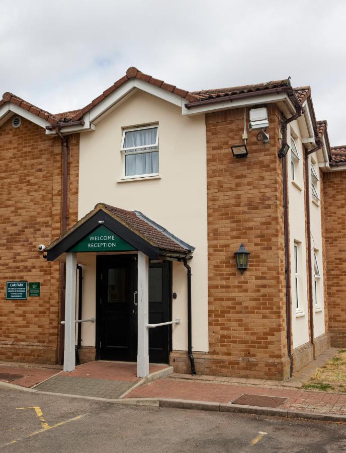 Highwayman Hotel Dunstable Bagian luar foto