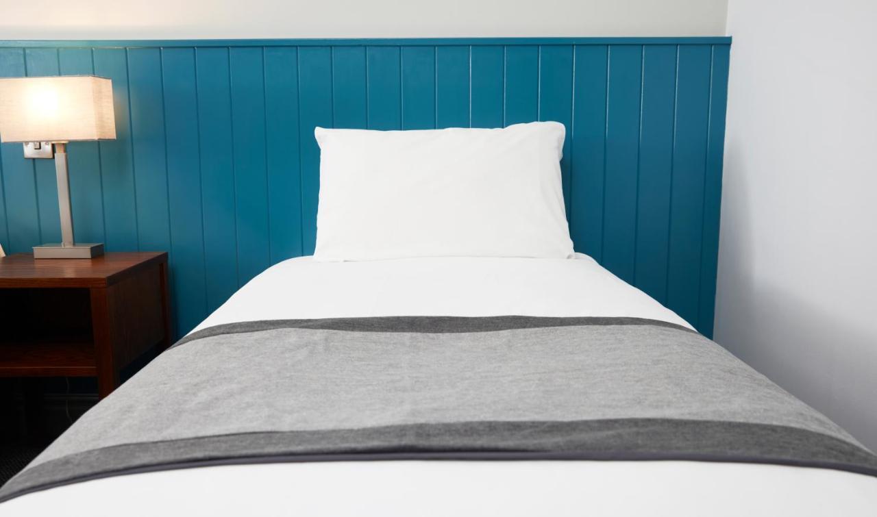 Highwayman Hotel Dunstable Bagian luar foto