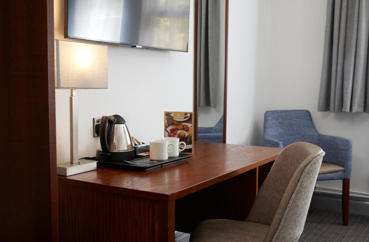 Highwayman Hotel Dunstable Bagian luar foto