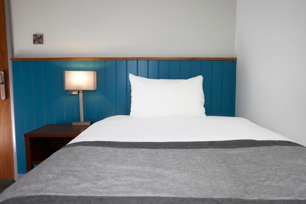Highwayman Hotel Dunstable Bagian luar foto